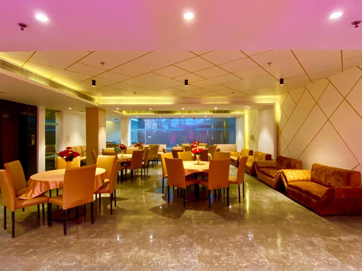 Ace Iconic Hotel Greater Noida Exterior photo